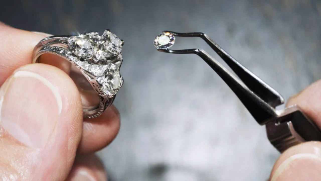 Why Are You Interested in Engraved Jewelry?