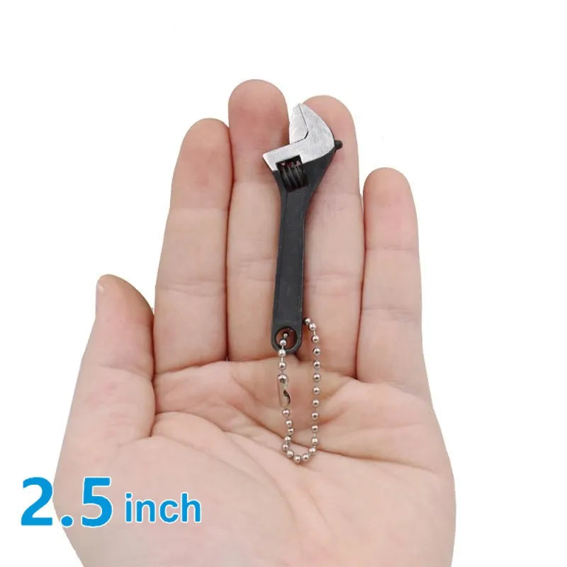 Compact adjustable spanner-1