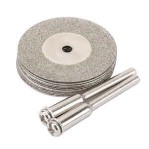 Diamond cutting saw blades