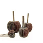 Spherical sandpaper flap wheel set