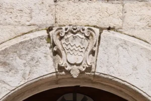 Western-Style Scroll Patterns